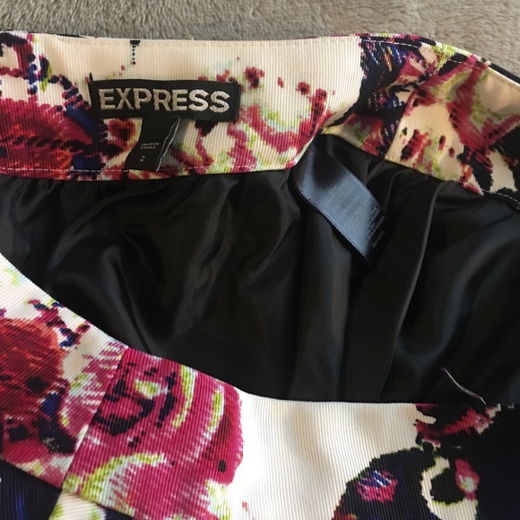 EXPRESS HIGH WAIST FLORAL SKIRT - Picture 4 of 7